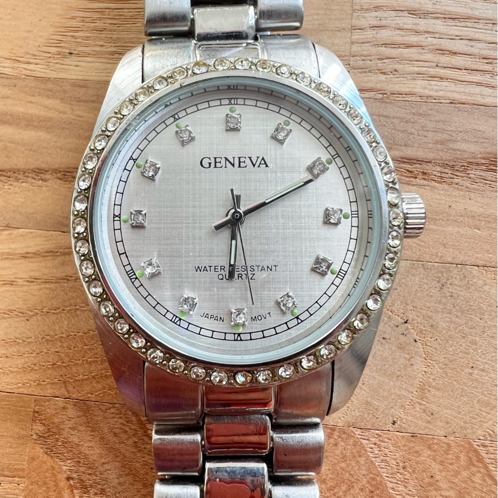 Geneva silver tone dress watch NEW BATTERY